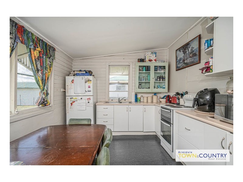 75 Mossman Street, Armidale NSW 2350