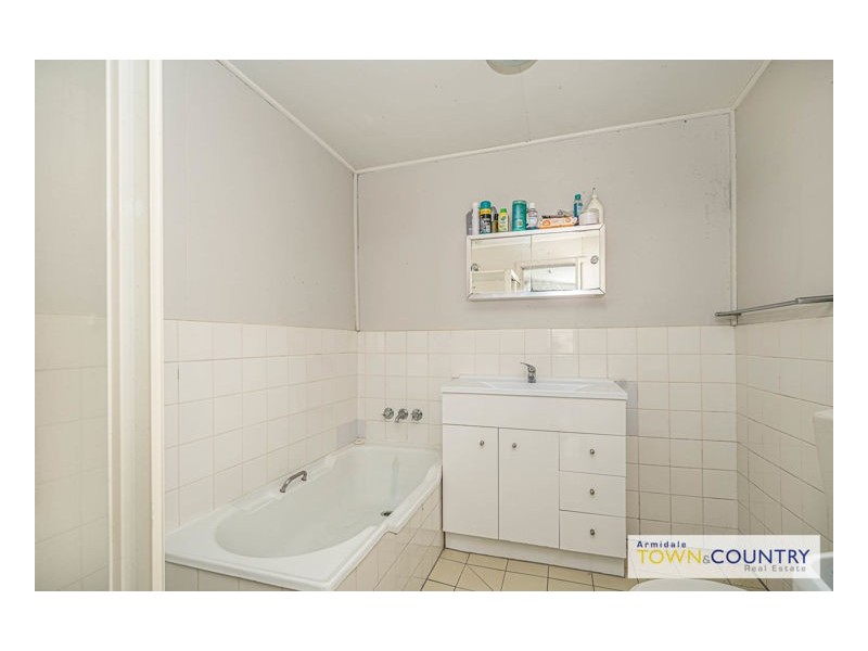 75 Mossman Street, Armidale NSW 2350