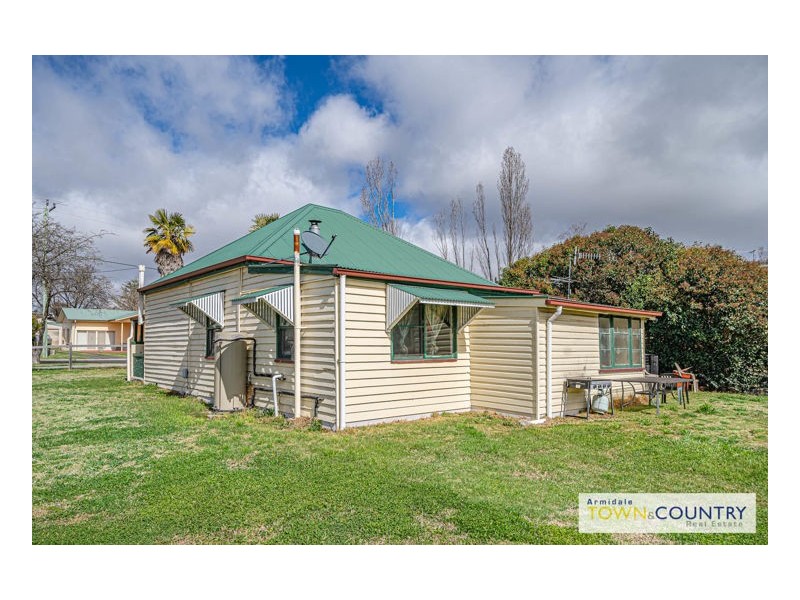 75 Mossman Street, Armidale NSW 2350