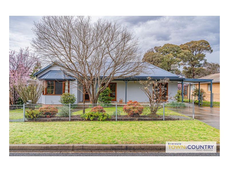 13 Canambe Street, Armidale NSW 2350