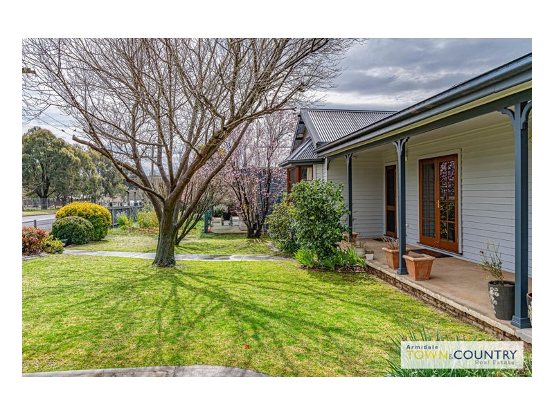 13 Canambe Street, Armidale NSW 2350