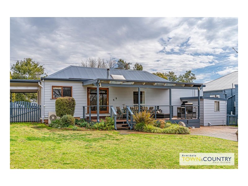 13 Canambe Street, Armidale NSW 2350