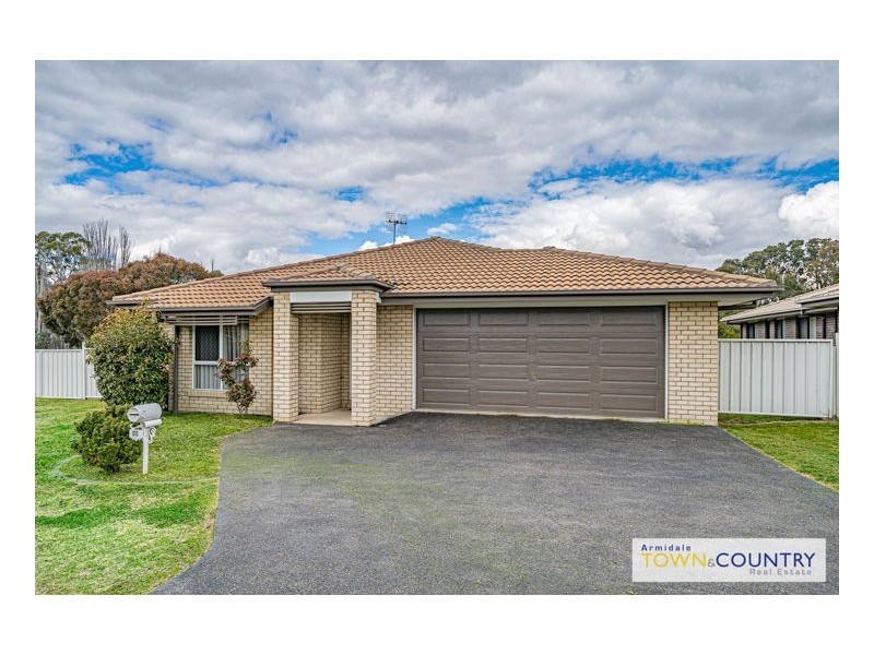 22 Earle Page Drive, Armidale NSW 2350
