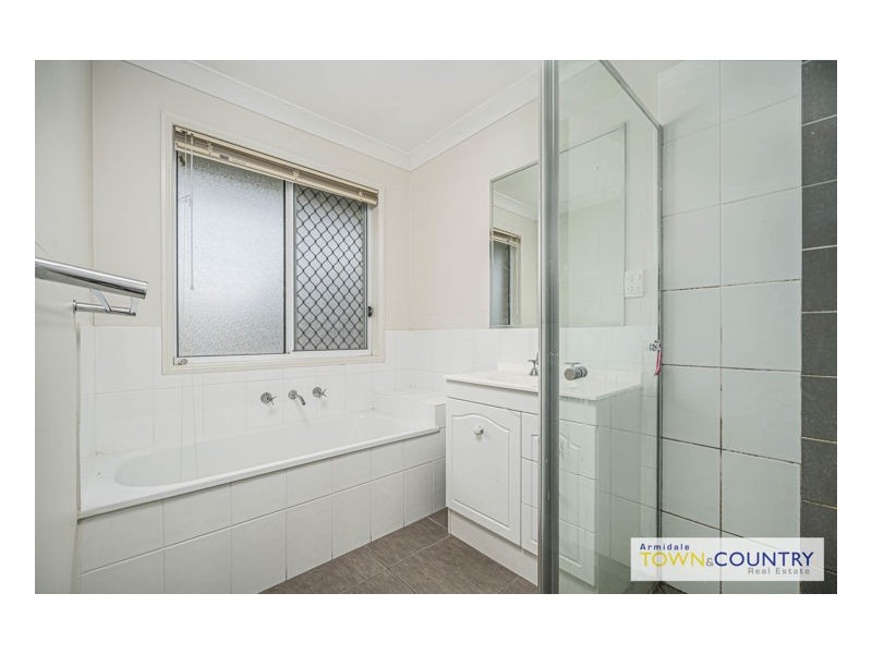 22 Earle Page Drive, Armidale NSW 2350
