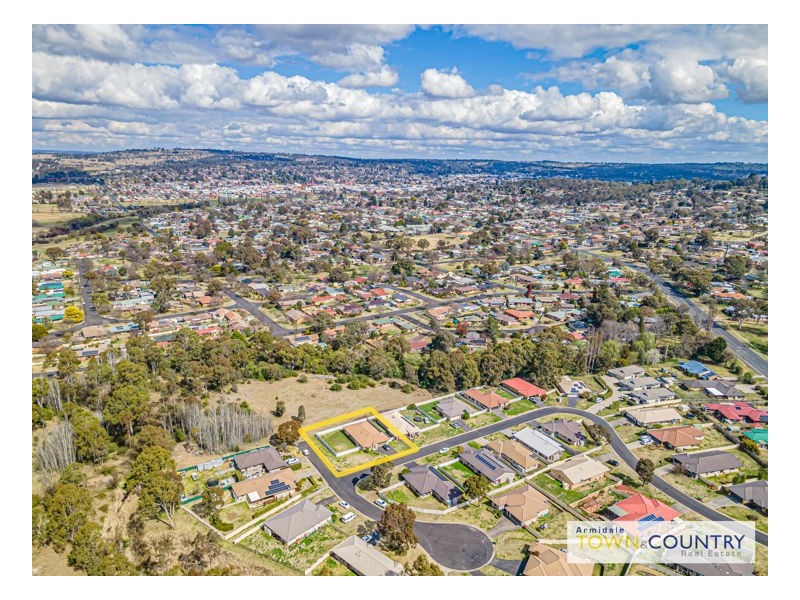 22 Earle Page Drive, Armidale NSW 2350