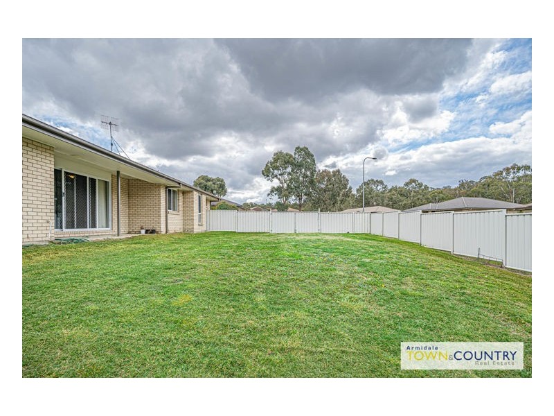 22 Earle Page Drive, Armidale NSW 2350