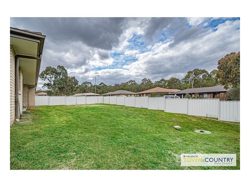 22 Earle Page Drive, Armidale NSW 2350