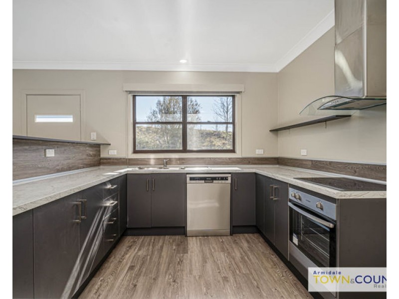 2/22 Samuelson Crescent, Armidale NSW 2350