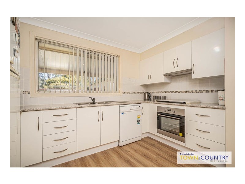 14 Sarah Place, Armidale NSW 2350