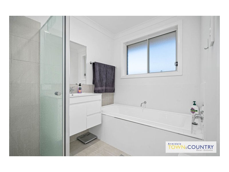 32 Cookes Road, Armidale NSW 2350