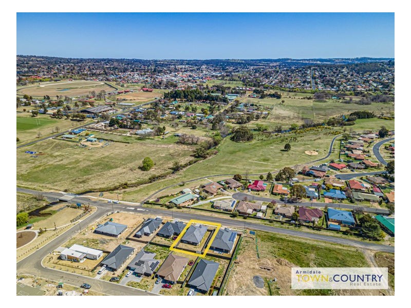 32 Cookes Road, Armidale NSW 2350