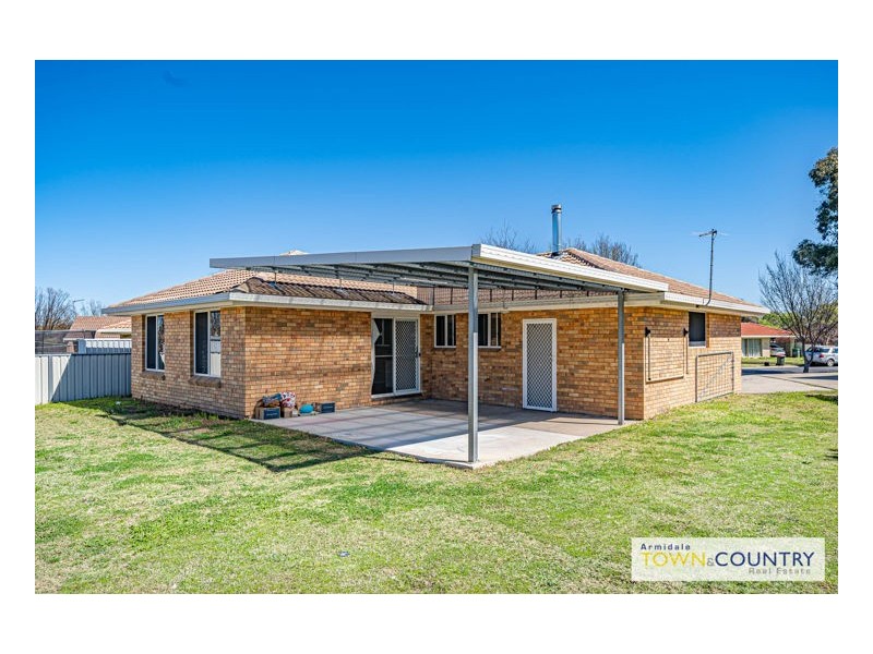 6 Centennial Close, Armidale NSW 2350