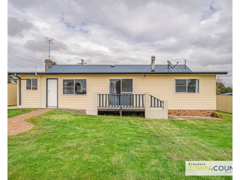 31 John Street, Uralla NSW 2358