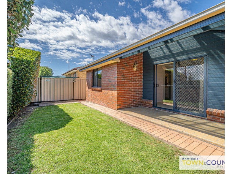 1/10-12 Speare Ave, Armidale NSW 2350