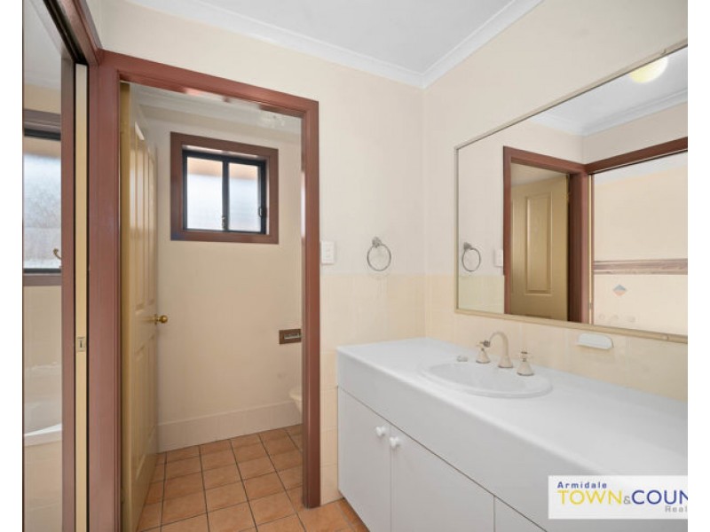 1/10-12 Speare Ave, Armidale NSW 2350