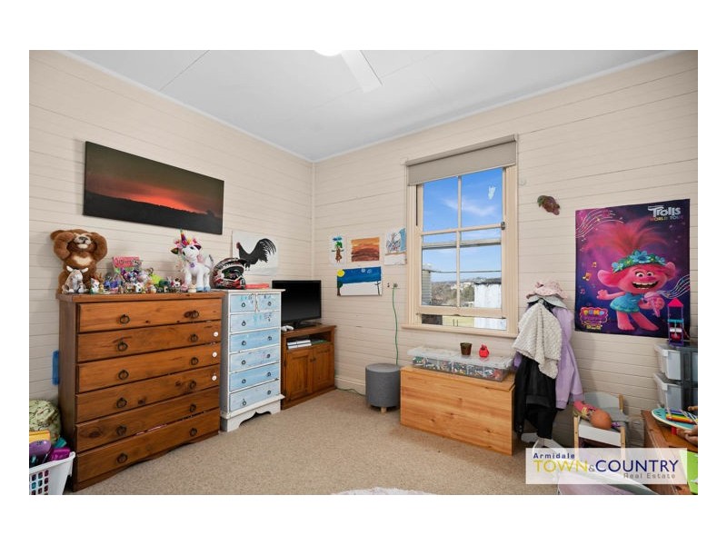 11 School Road, Wollomombi NSW 2350