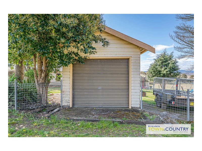 11 School Road, Wollomombi NSW 2350