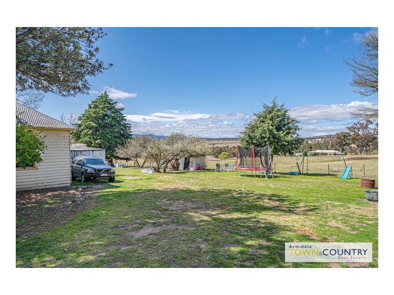 11 School Road, Wollomombi NSW 2350