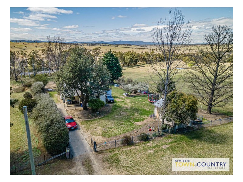 11 School Road, Wollomombi NSW 2350