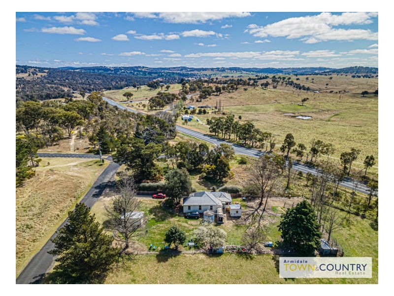 11 School Road, Wollomombi NSW 2350