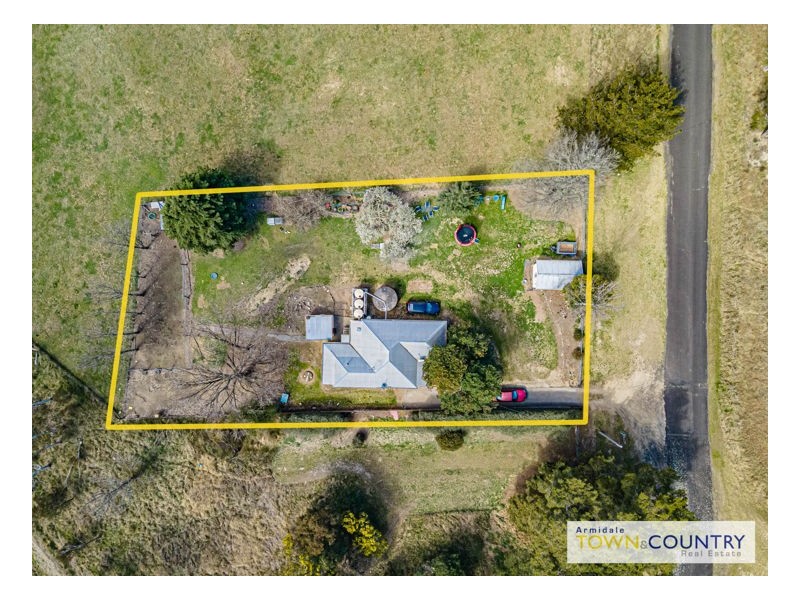 11 School Road, Wollomombi NSW 2350