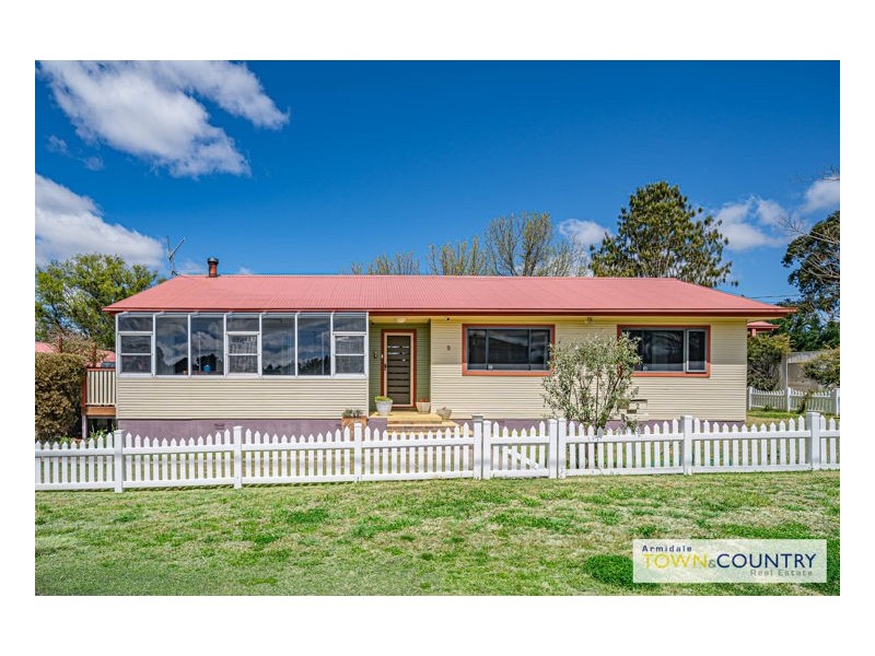 2 Claude Street, Armidale NSW 2350