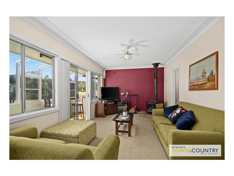 2 Claude Street, Armidale NSW 2350