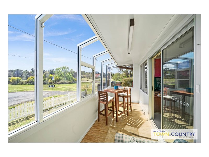 2 Claude Street, Armidale NSW 2350