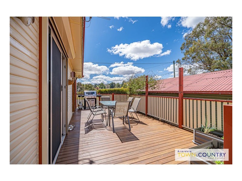 2 Claude Street, Armidale NSW 2350