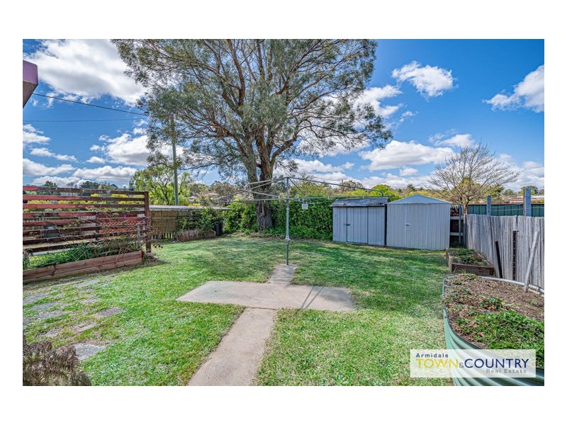 2 Claude Street, Armidale NSW 2350