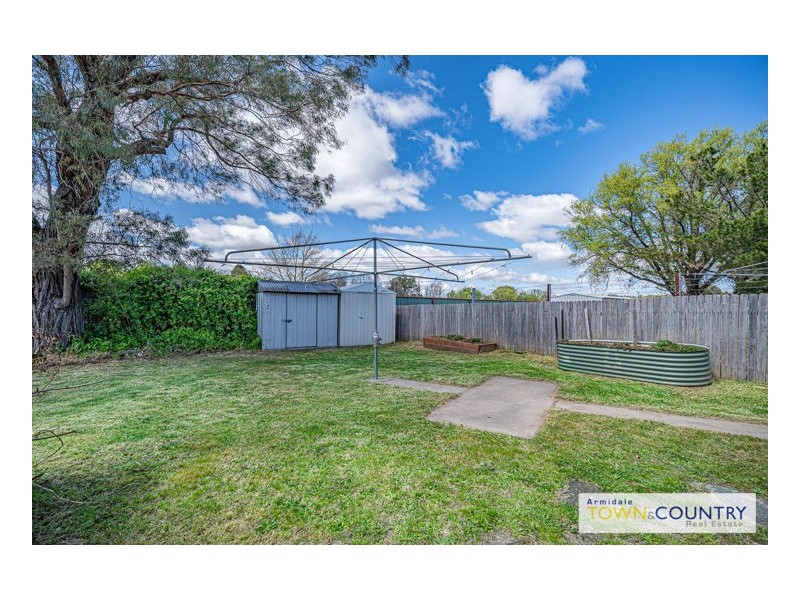 2 Claude Street, Armidale NSW 2350