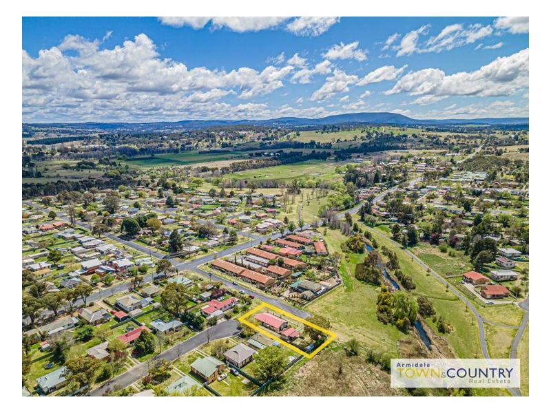2 Claude Street, Armidale NSW 2350