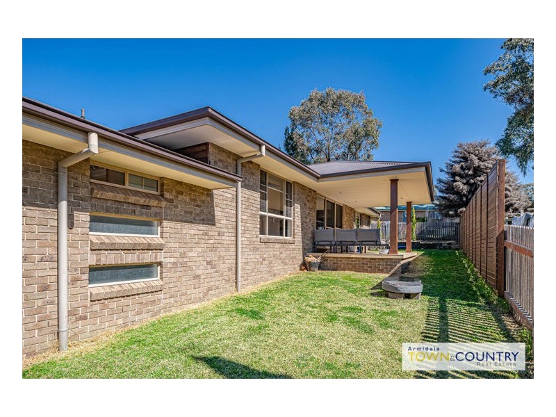 6 Erin Court, Armidale NSW 2350
