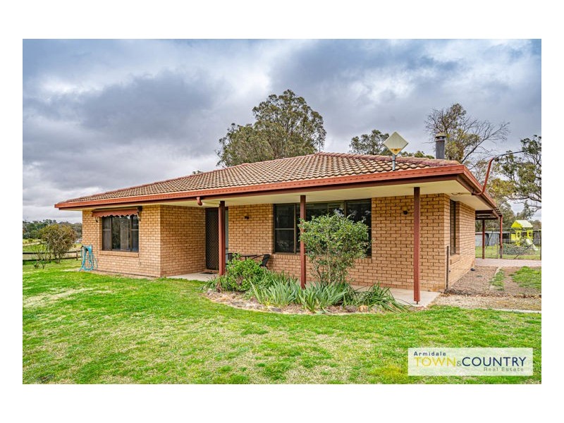 26 Barloo Road, Armidale NSW 2350