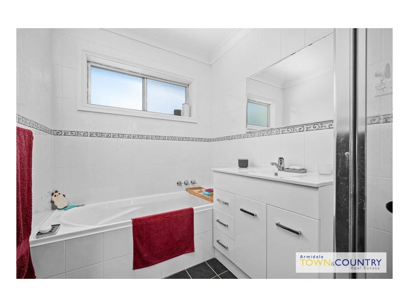 31 Bowman Avenue, Armidale NSW 2350
