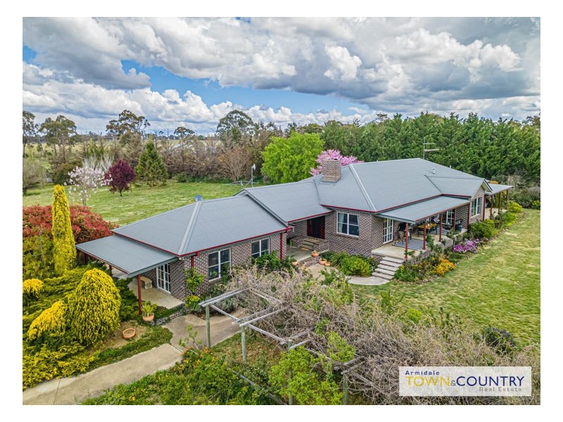 13 Red Hill Way, Armidale NSW 2350