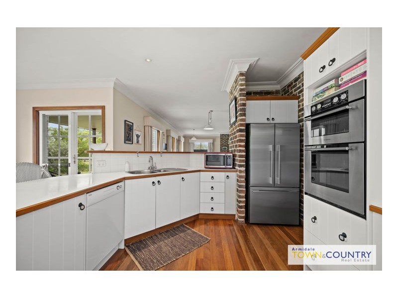 13 Red Hill Way, Armidale NSW 2350