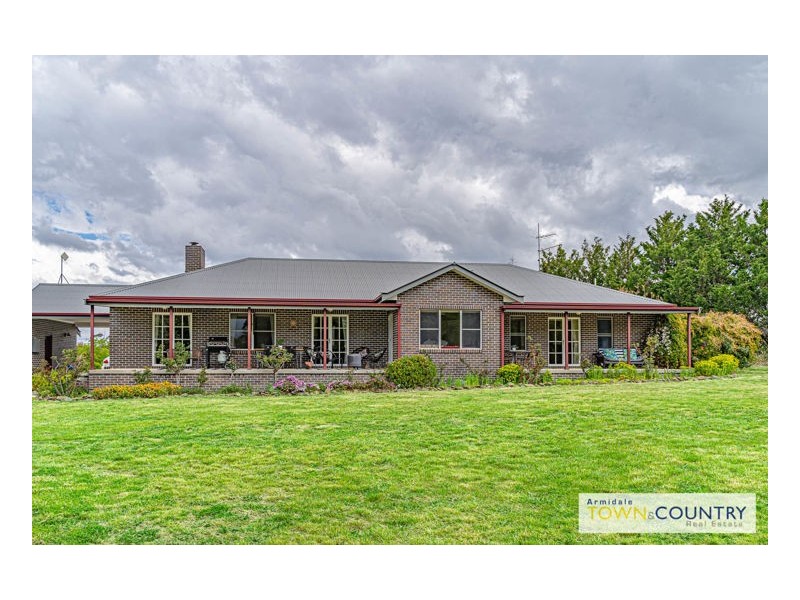 13 Red Hill Way, Armidale NSW 2350