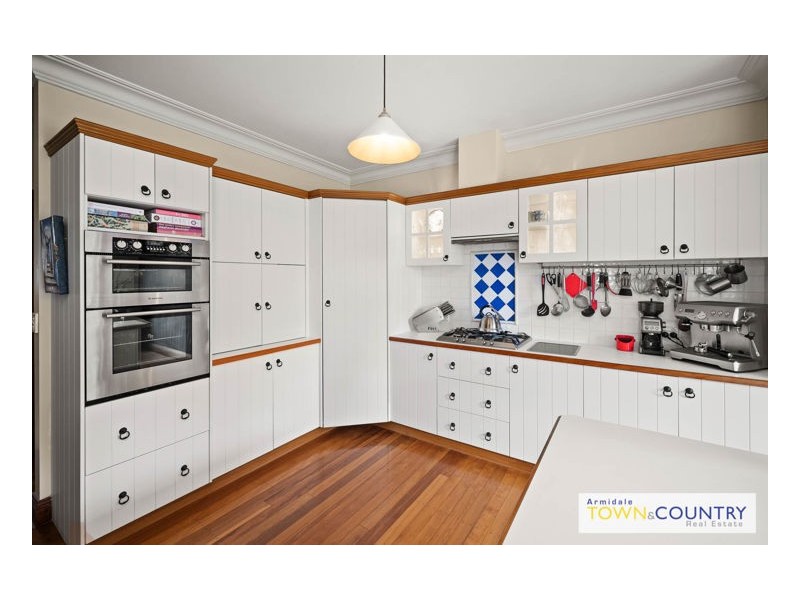 13 Red Hill Way, Armidale NSW 2350