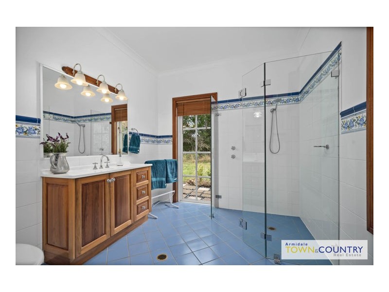 13 Red Hill Way, Armidale NSW 2350