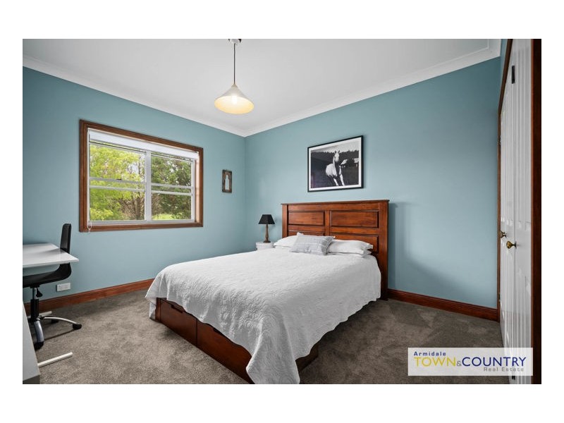 13 Red Hill Way, Armidale NSW 2350