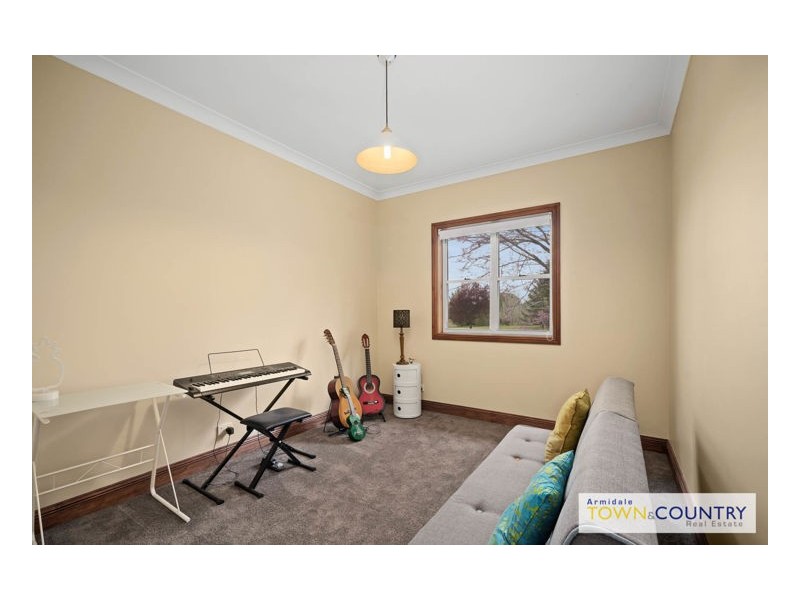 13 Red Hill Way, Armidale NSW 2350