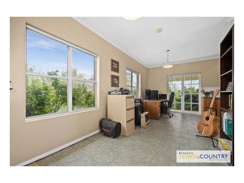 13 Red Hill Way, Armidale NSW 2350