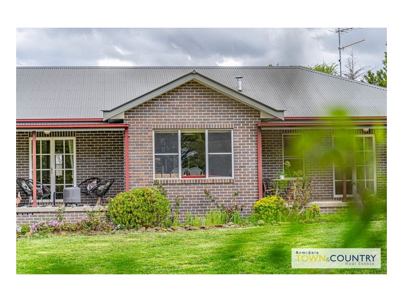 13 Red Hill Way, Armidale NSW 2350