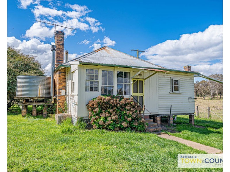 279 Warrane Road, Armidale NSW 2350