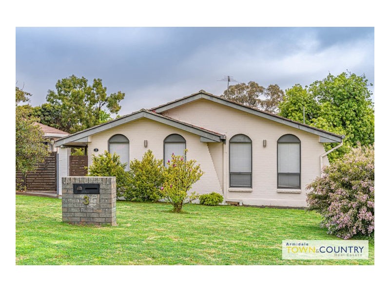 3 Bishop Crescent, Armidale NSW 2350
