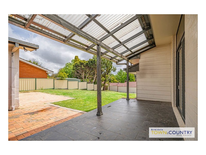 3 Bishop Crescent, Armidale NSW 2350