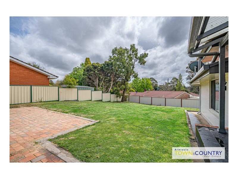 3 Bishop Crescent, Armidale NSW 2350