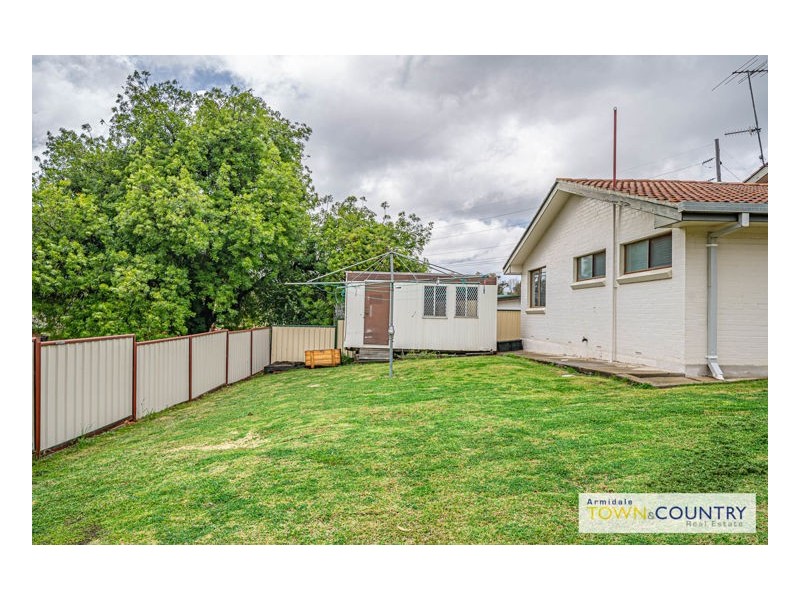 3 Bishop Crescent, Armidale NSW 2350