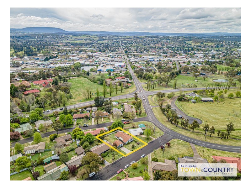 3 Bishop Crescent, Armidale NSW 2350